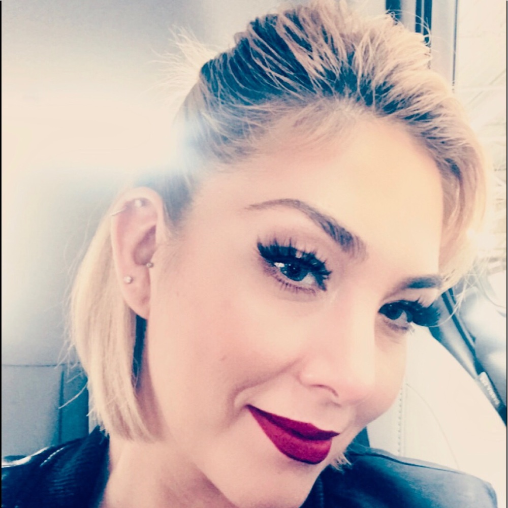 Meet your Posher, April